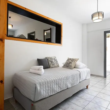 Pelekanos Beachfront Apartman