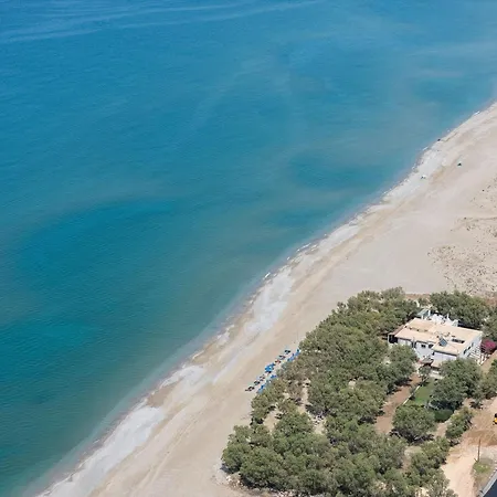 Pelekanos Beachfront Apartman